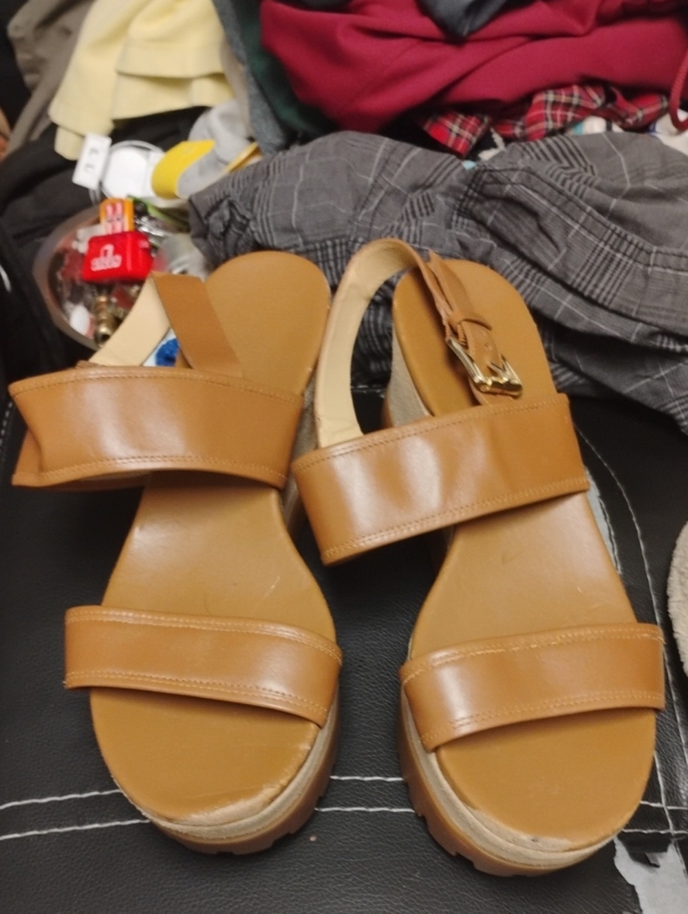 MICHAEL KORS BROWN PLATFORM WEDGE SANDALS W/DISTINCT 2-STRAP LEATHER BUCKLE EX